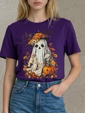 Halloween Ghost Graphic Tee in Purple
